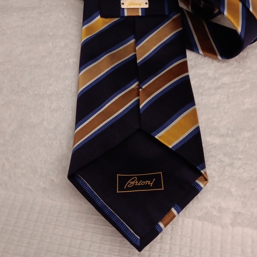 BRIONI Necktie from Bergdorf Goodman (NWOT) - Picture 2 of 4